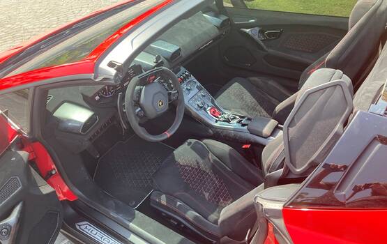 Lamborghini Performante Spyder rental in Dubai - CarHire24